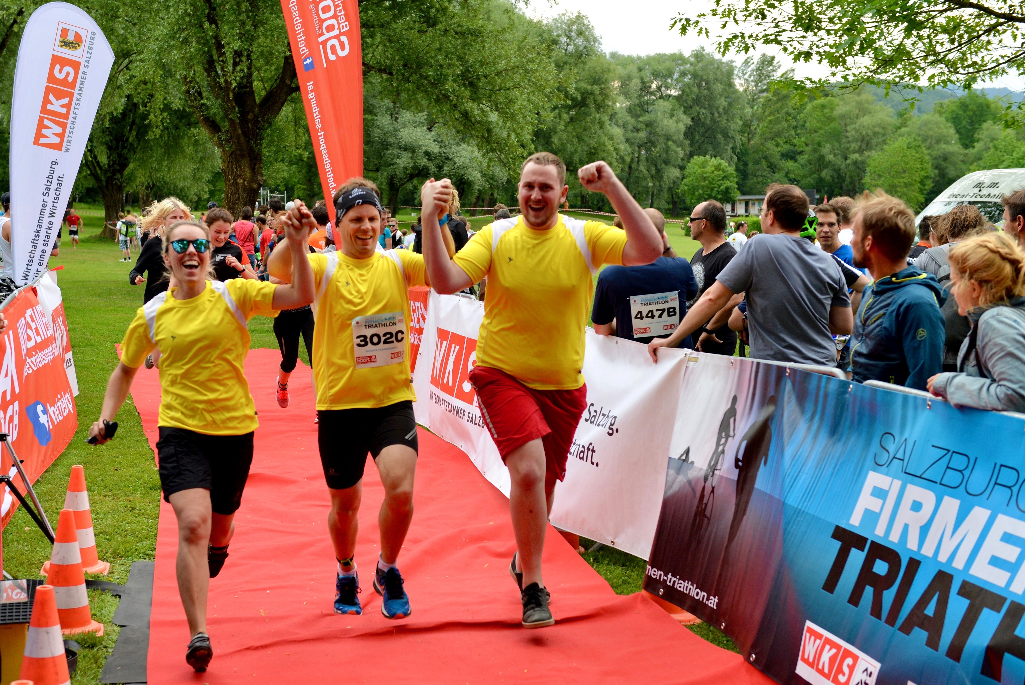 Zieleinlauf beim Salzburger Firmen Triathlon