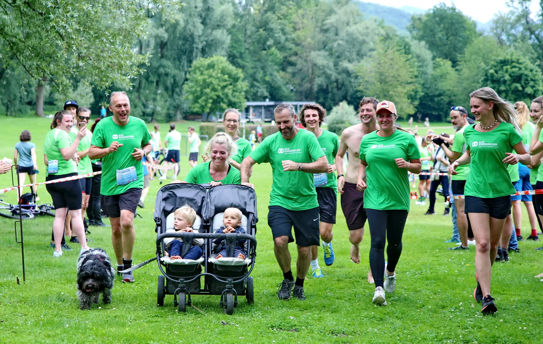 Zieleinlauf beim Salzburger Firmen Triathlon