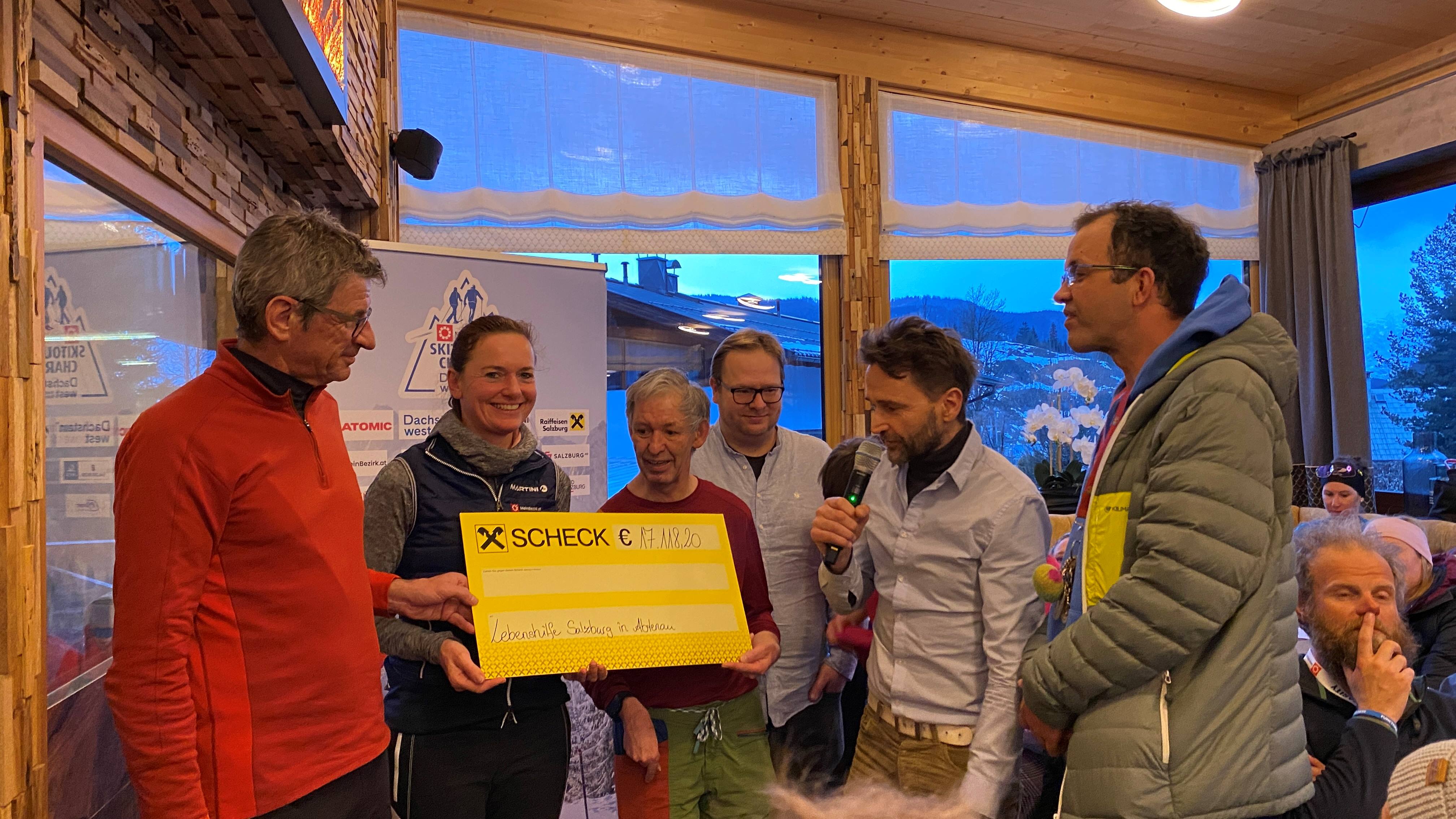 Spendenübergabe Skitouren Charity